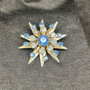 Vintage Blue Rhinestone Layered Sunburst Brooch Pin Gold Tone Mid Century